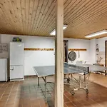 7 Bedroom Stunning In Outrup בית נופש